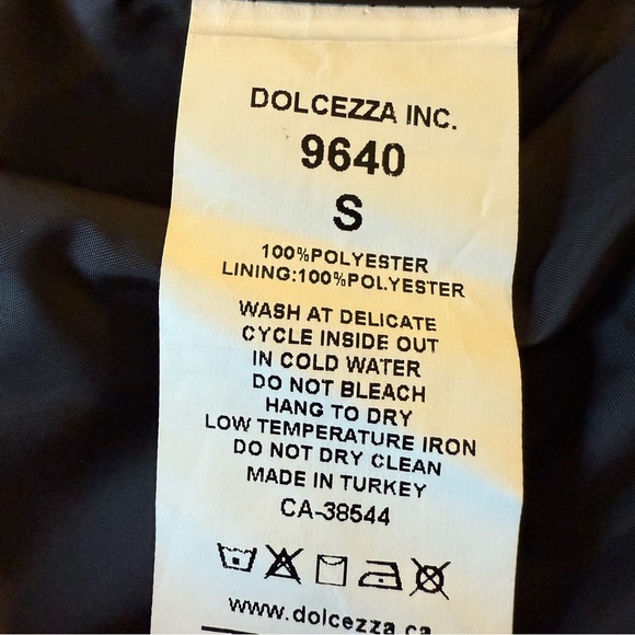 Dolcezza Simply Art Puffer Vest Gold and Blue Quilted for Layering - Picture 15 of 15